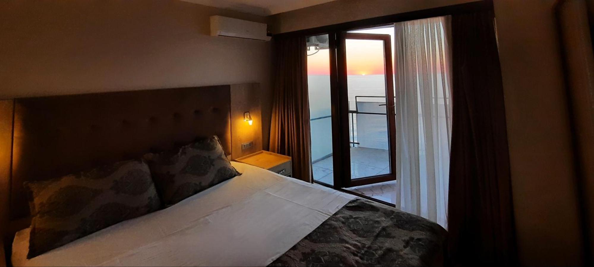Ashtal Beach Hotel Batumi Exterior foto